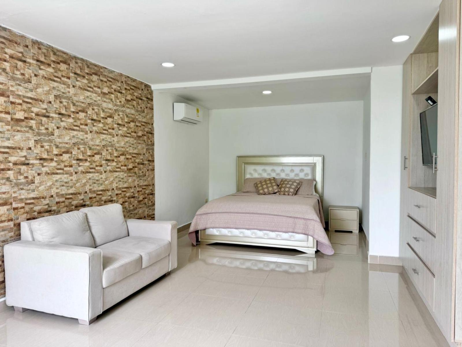 Homestay Helene House *